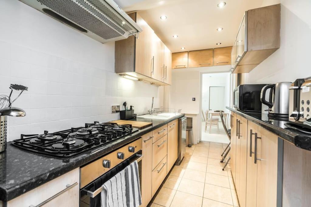 Spacious Beautiful Just-renovated Flat With Patio - Chelsea Appartamento Londra